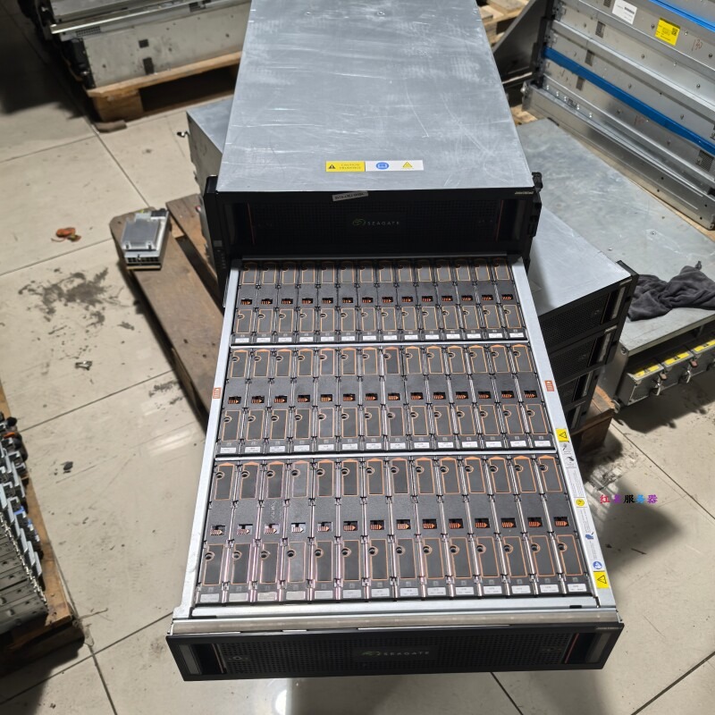 File Cabinet - Armazenamento em massa para 84 discos,